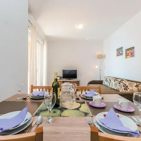 Apartament Amazing In With House Sea View
