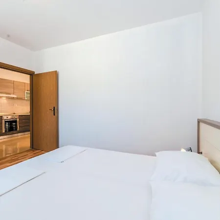 Daire 1 Bedroom Cozy In Vlašići